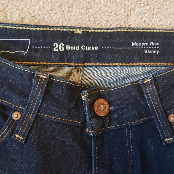 Levi's - Picture 2 of 2